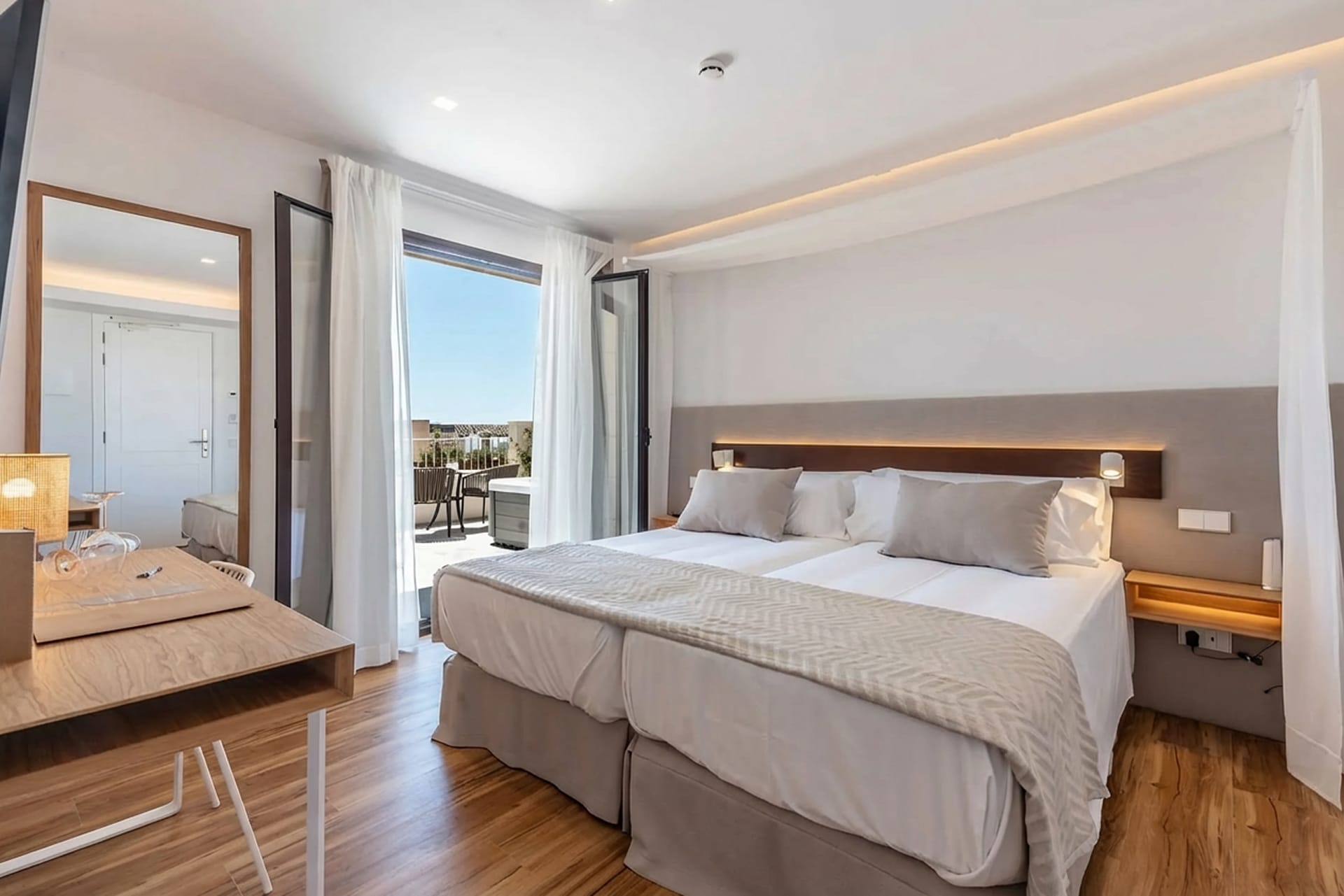 Ynaira Deluxe Terrace Room 6 Ynaira-Deluxe-Terrace-Room-6